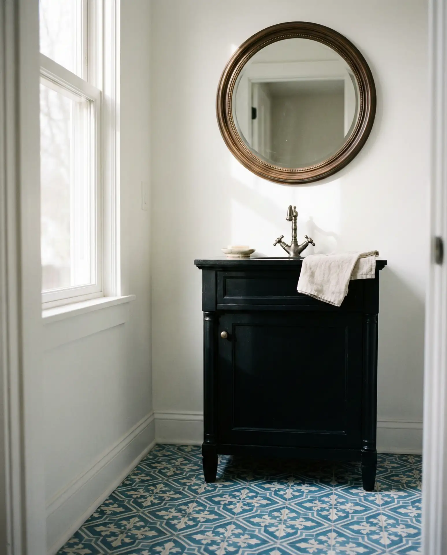 Coastal-Inspired Aqua Glass Tiles 2