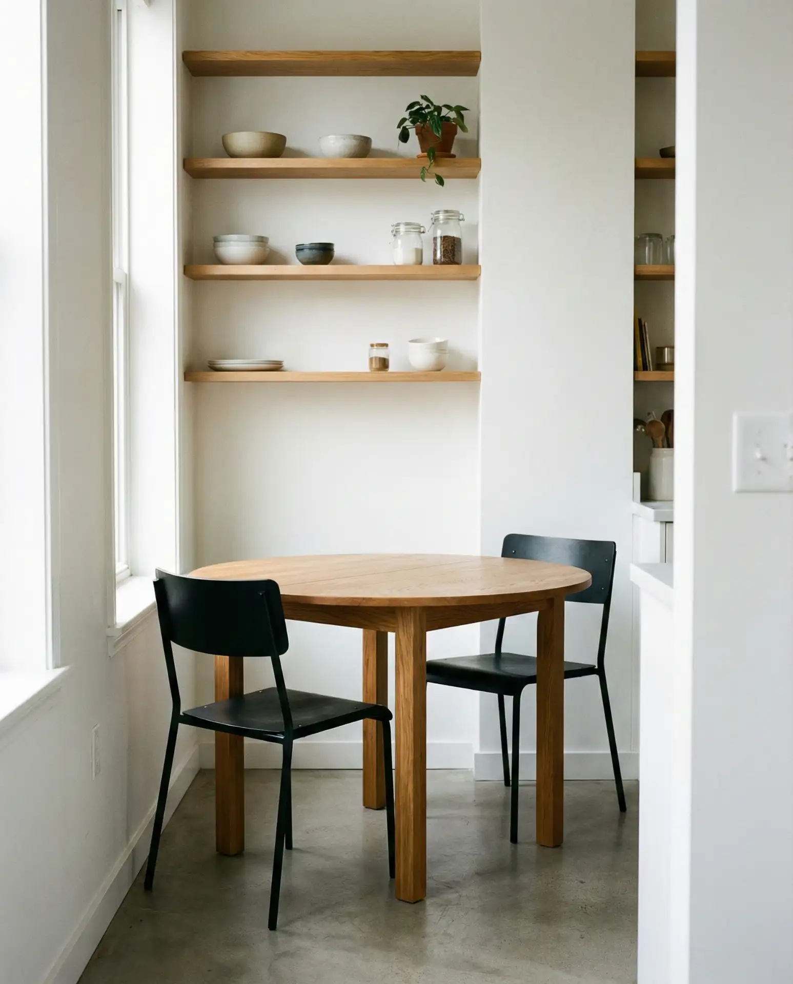 Compact Round Table for Small Kitchens 2