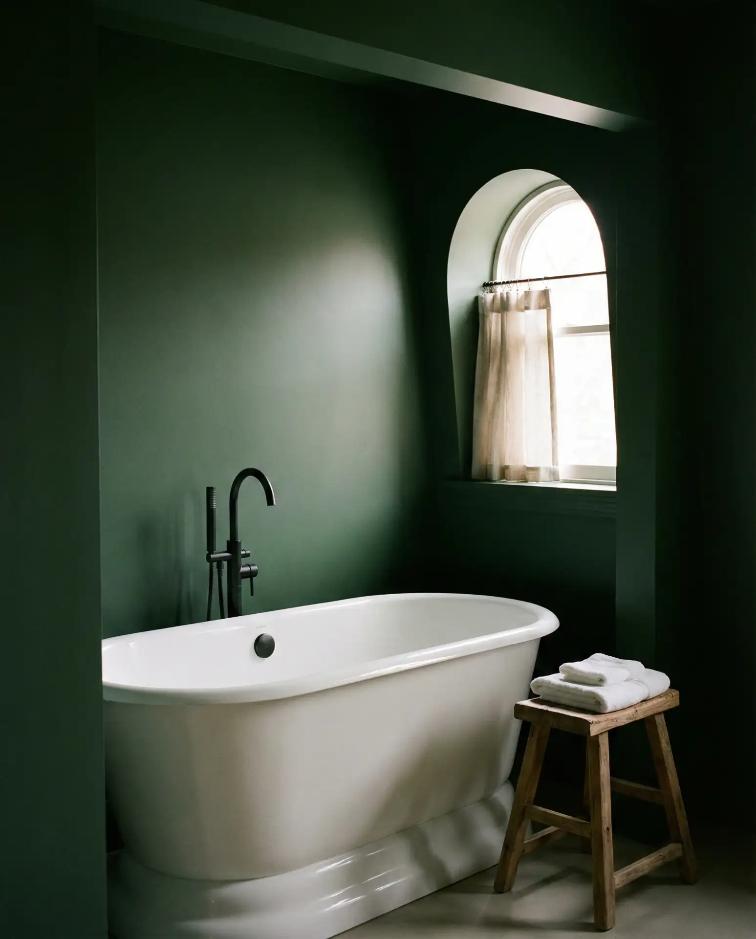Forest Green Freestanding Tub Nook 1