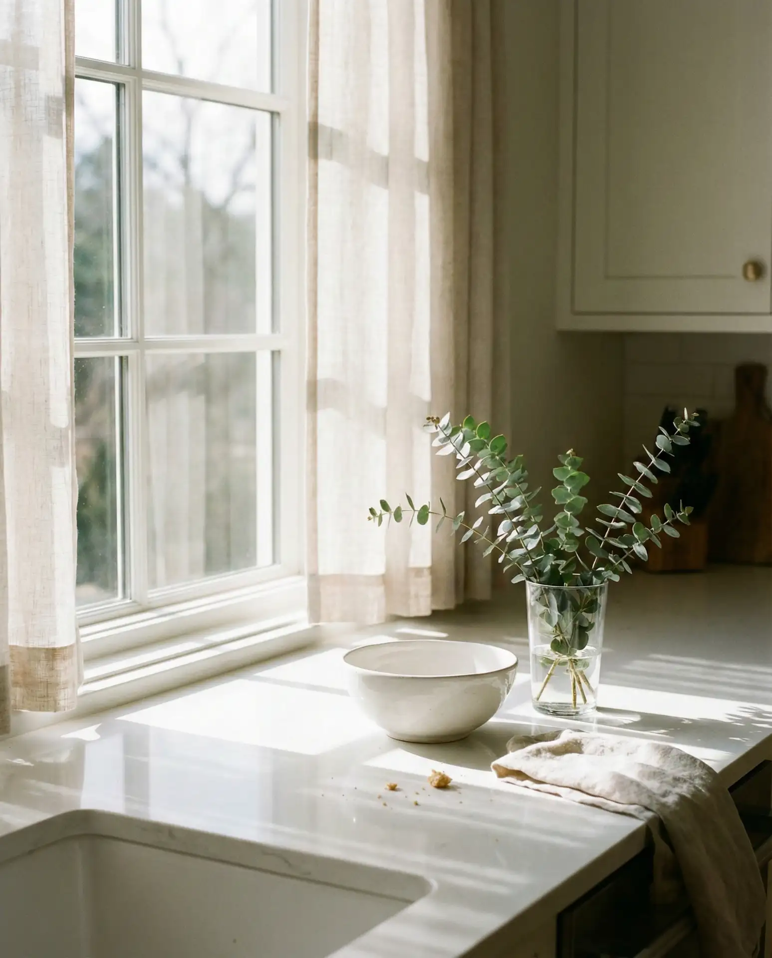 Nancy Meyers-Inspired All-White Simplicity 2