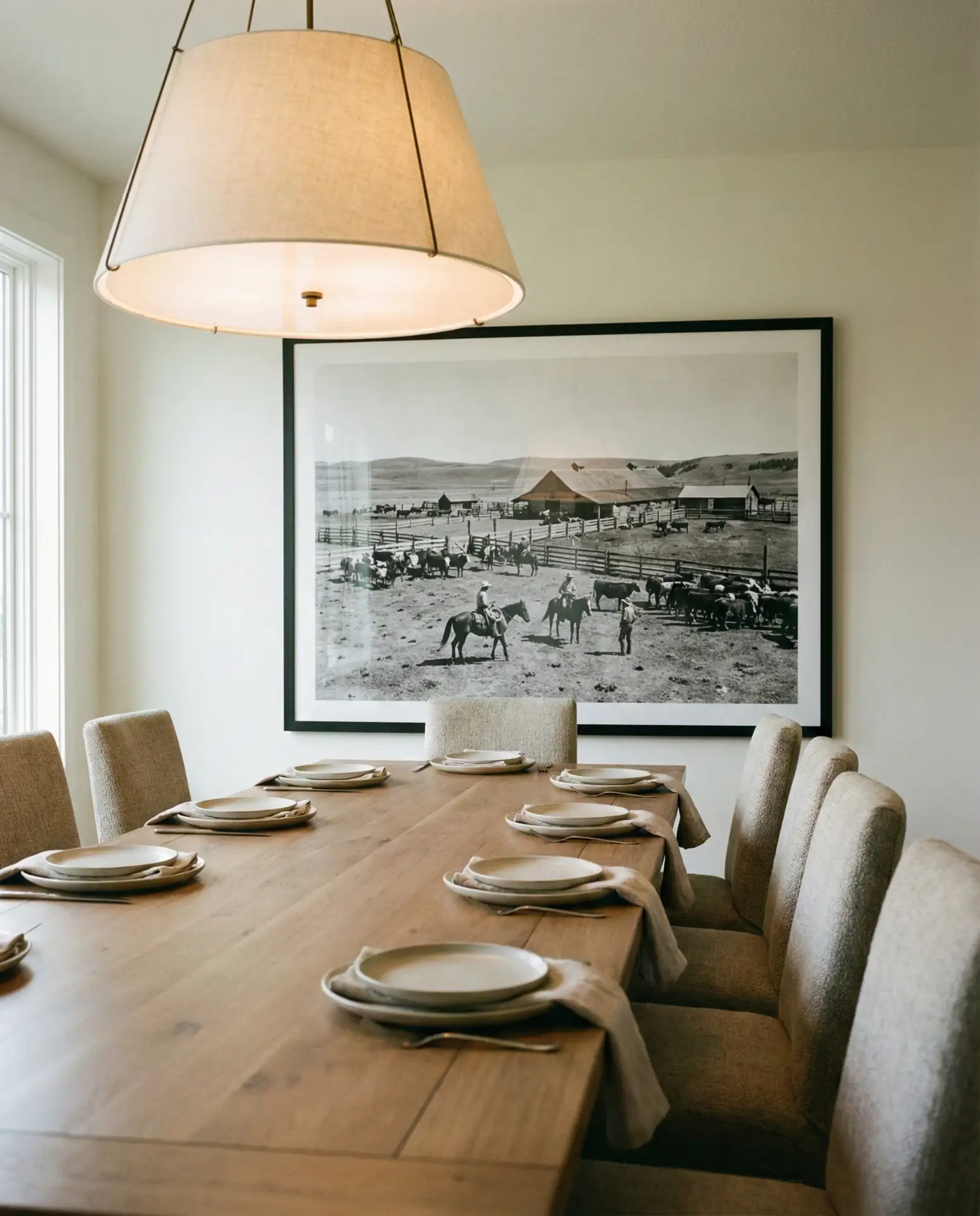 Punchy Western Dining Room with Bold Artwork 1