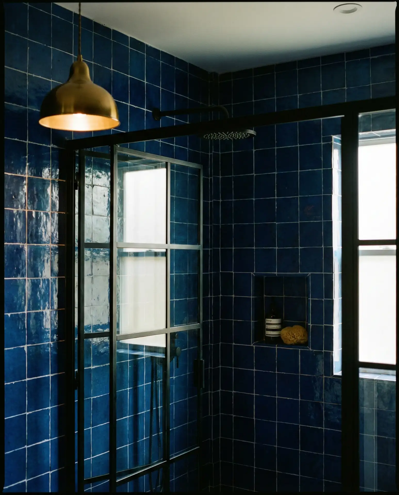 Soft Neutral Stone-Look Tiles for a Calming Retreat 1