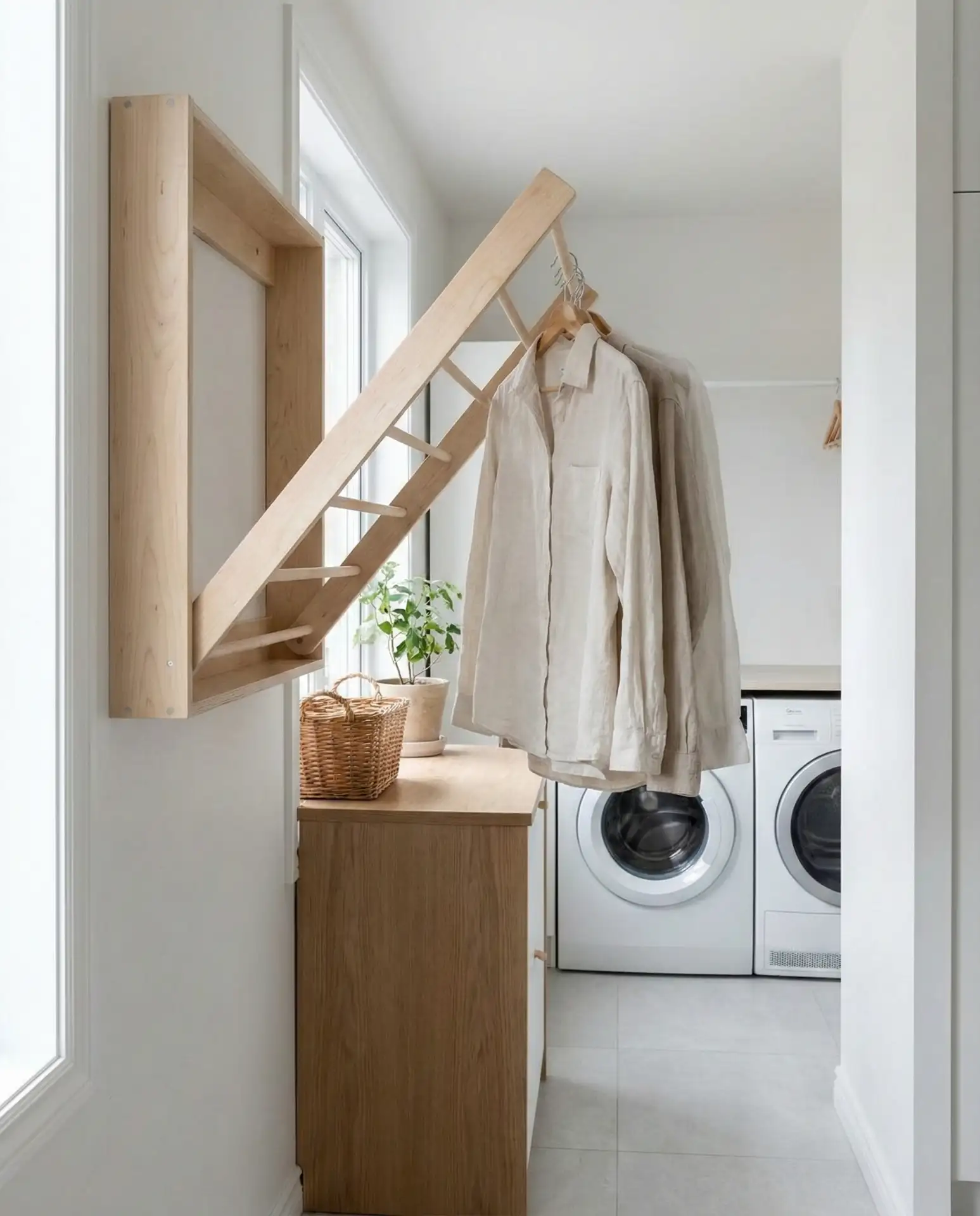 Wall-Mounted Drying Rack That Folds Flat 1