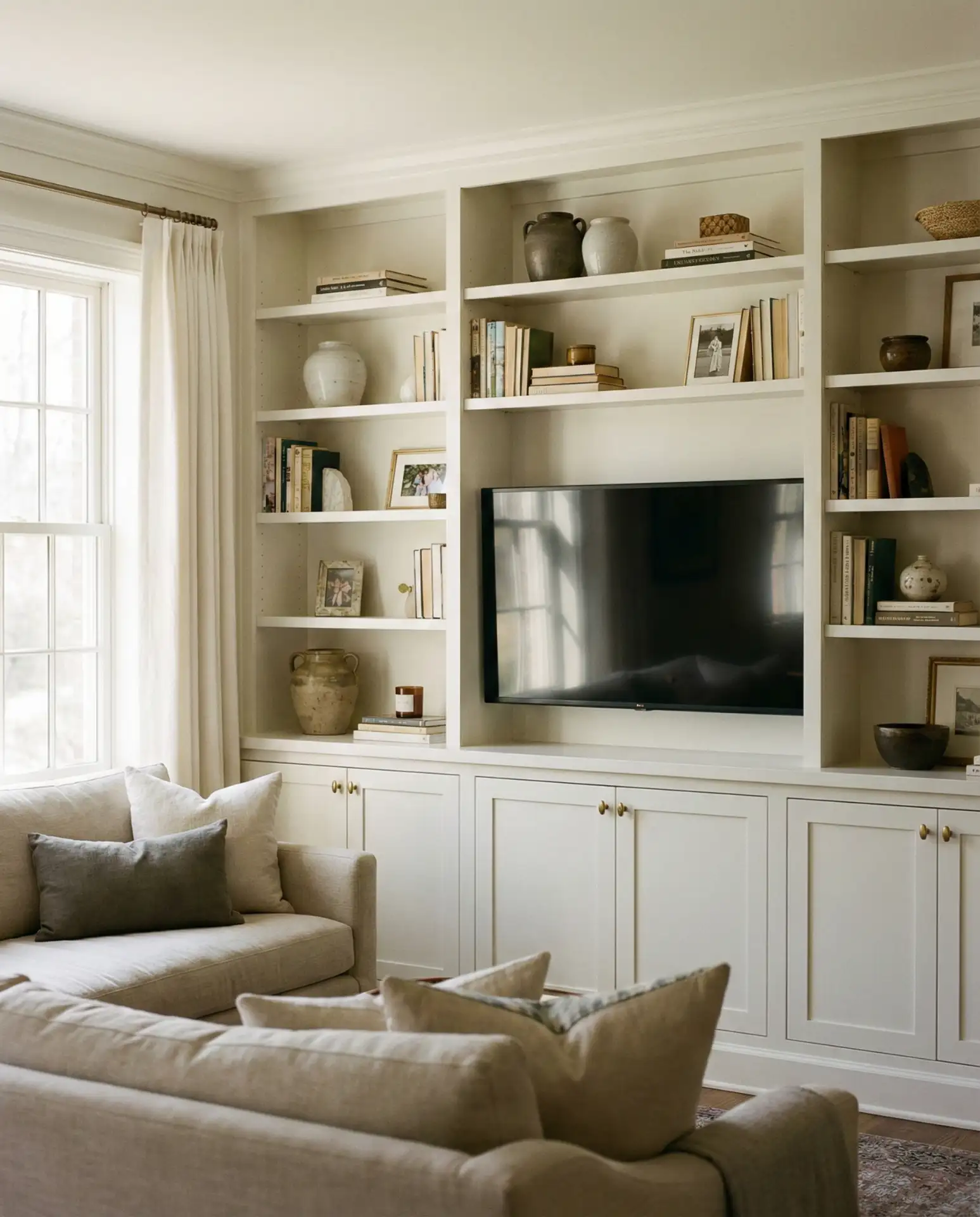 Built-In Storage TV Wall 2