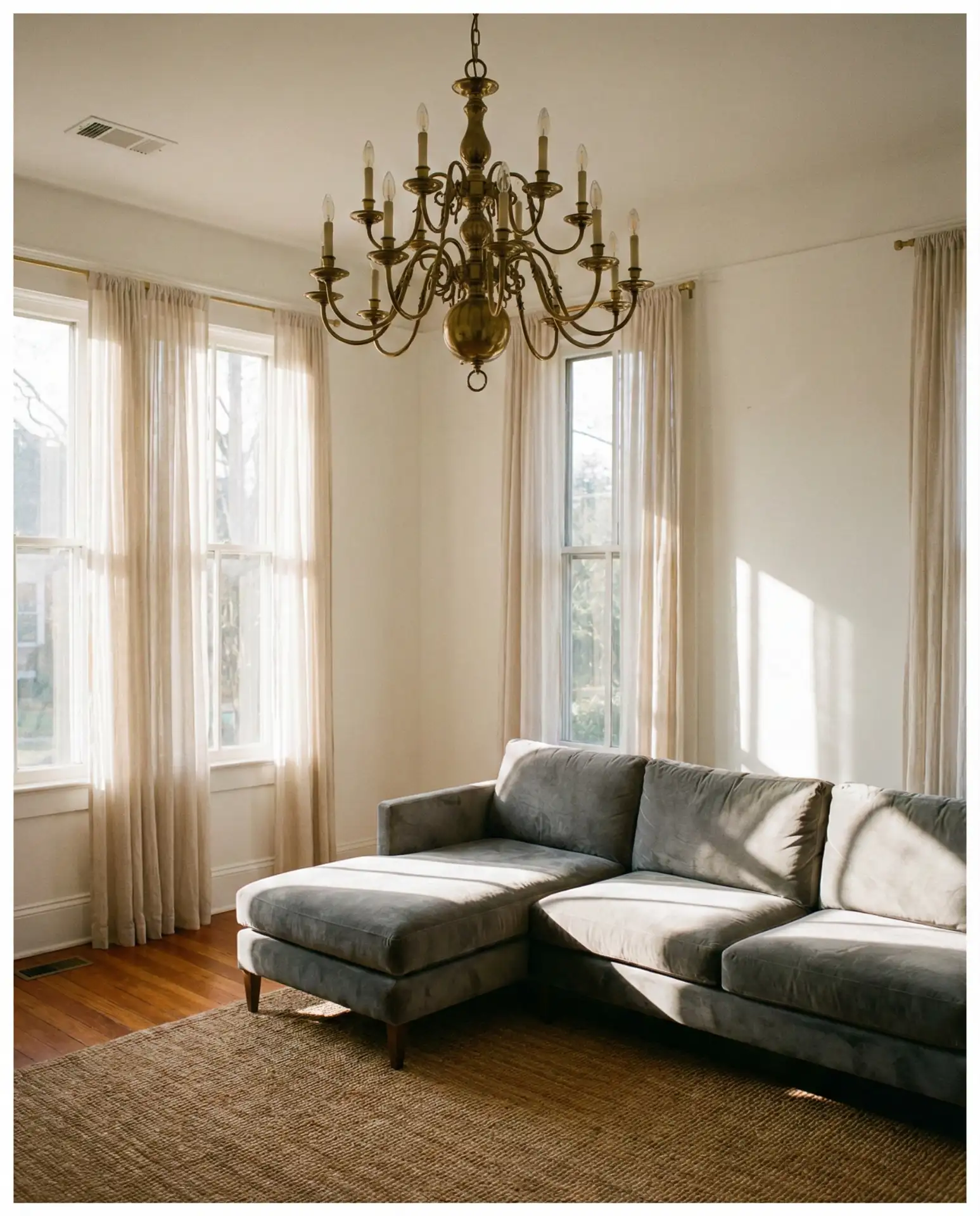 Ceiling Chandeliers for High Drama 2