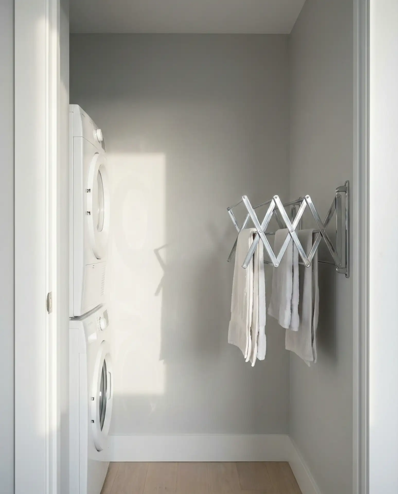 Clothes Drying Racks that Fold Away 1