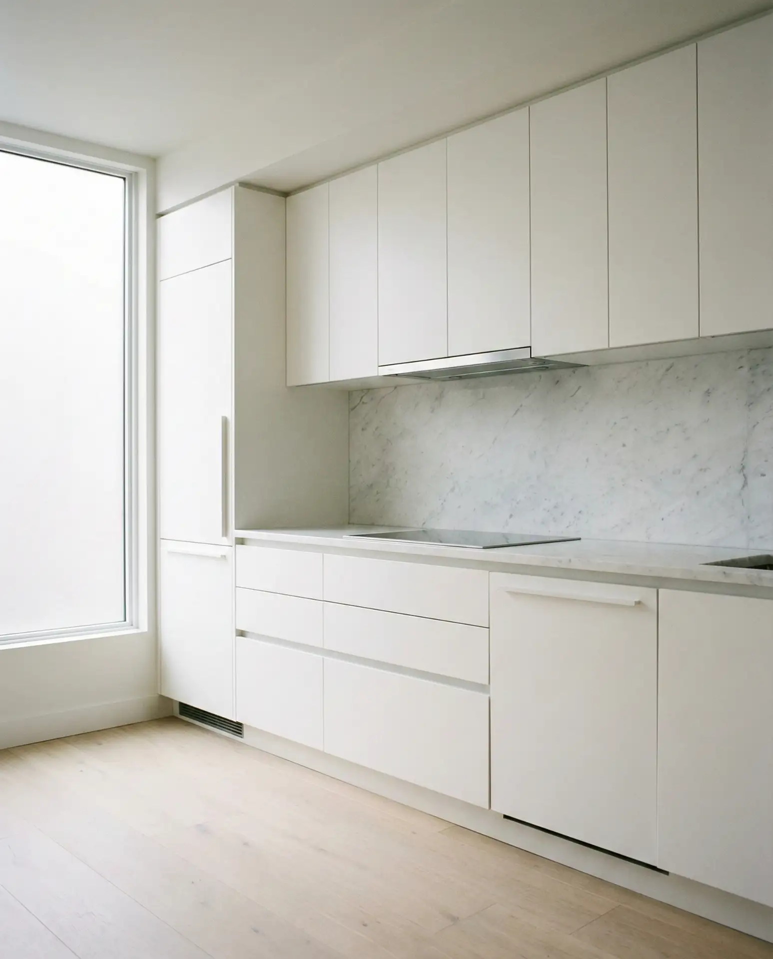 Minimalist Kitchen Design That Breathes 2