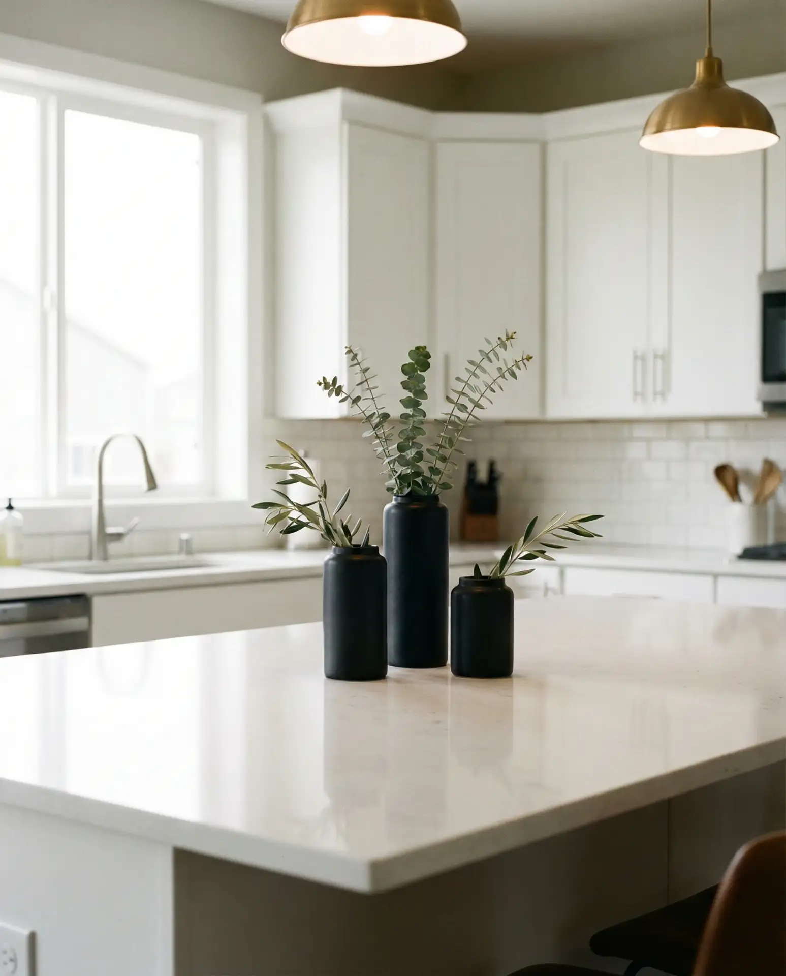 Modern Centerpieces with Architectural Lines 1