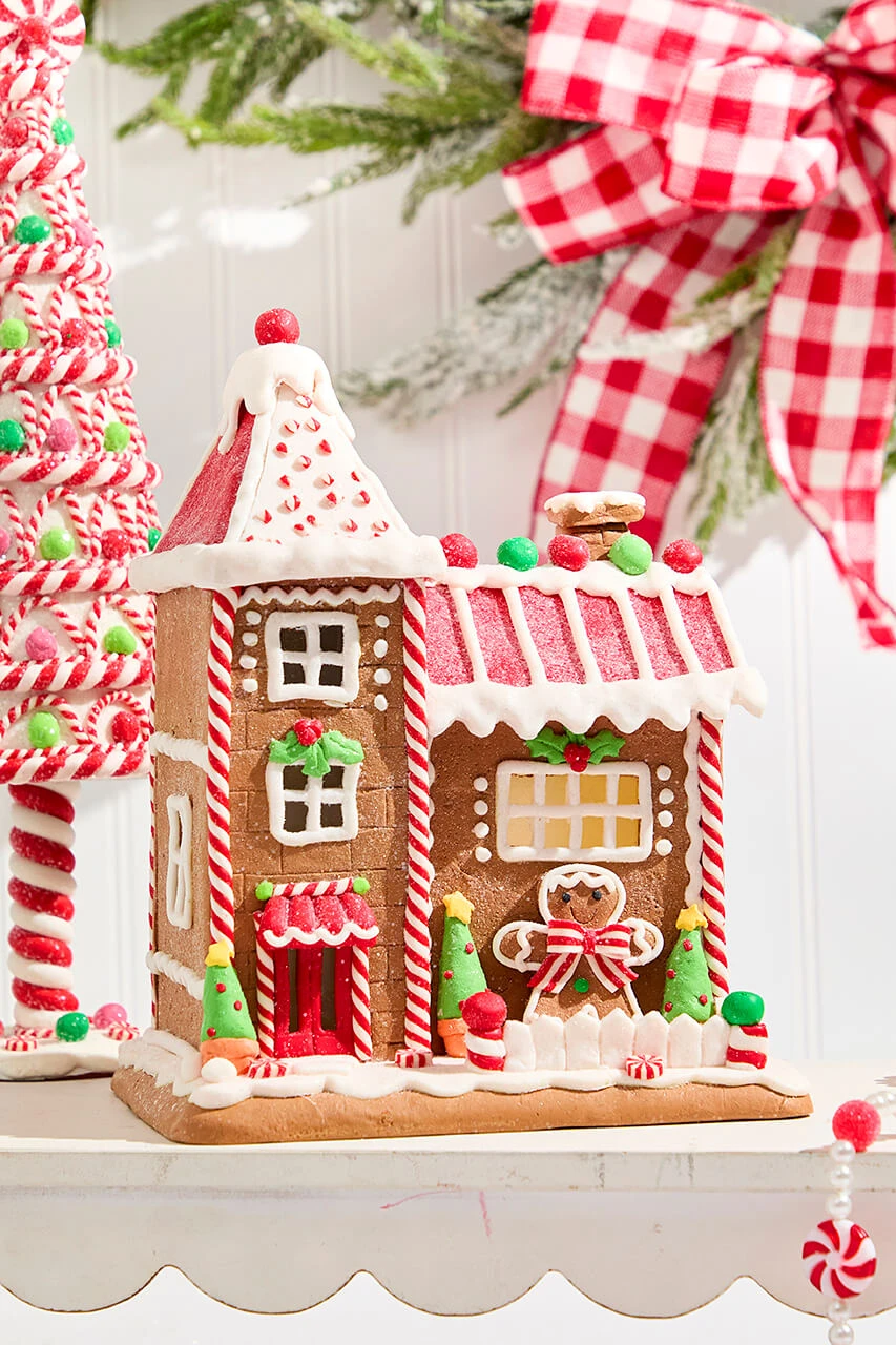 10' Candy Gingerbread House - Decorator's Warehouse