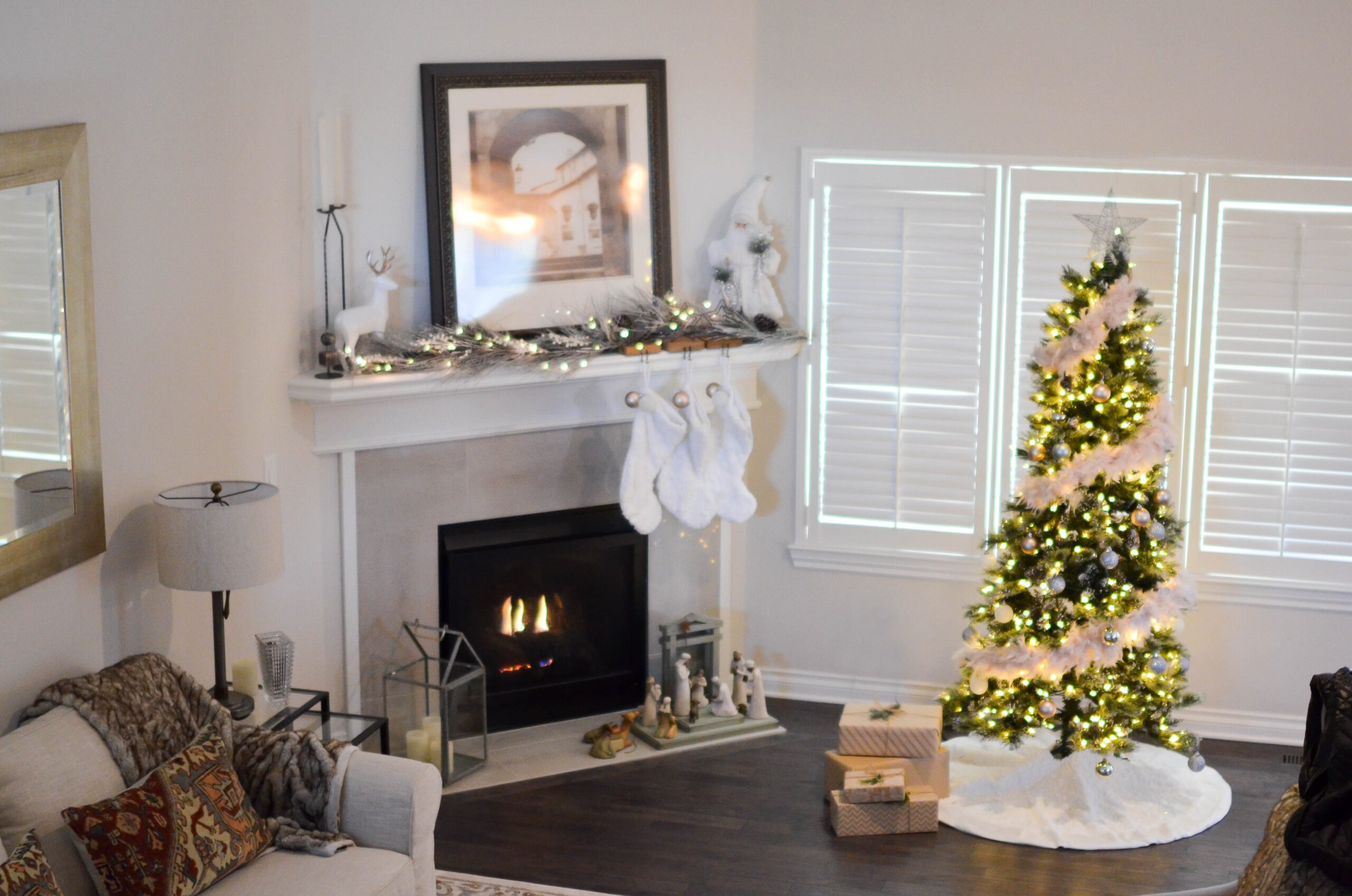 10 Christmas Decor Ideas to Brighten Your Apartment