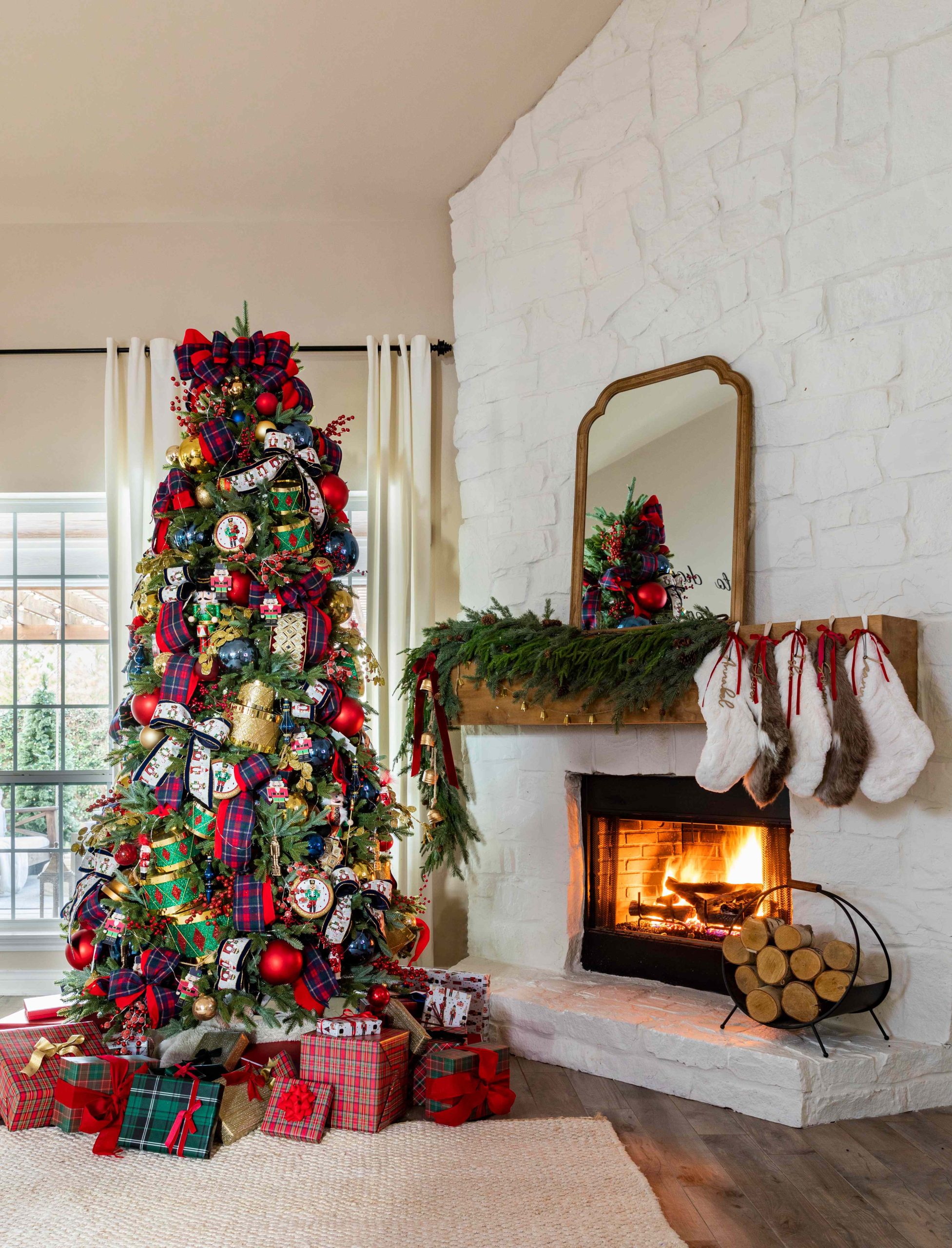 10 Christmas Decorating Ideas from Around the World