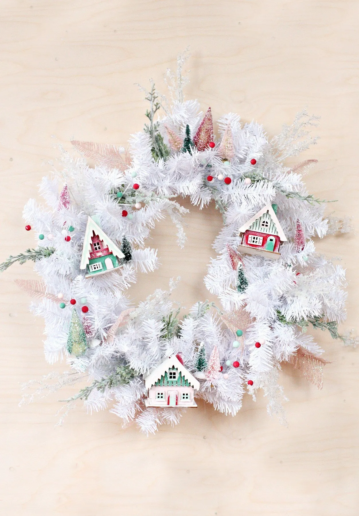 10 DIY Christmas Wreaths - Pretty Collected