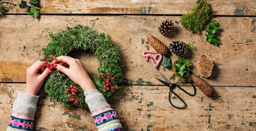 10 DIY Christmas Wreaths That Anyone Can Recreate