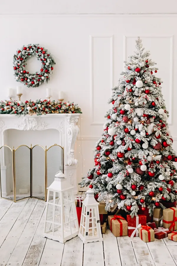 12 Gorgeous Christmas Tree Theme Decorations - Town & Country Living