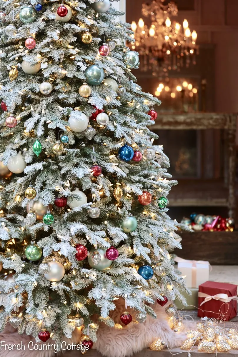 12 Trees of Christmas- A Very Merry Vintage Christmas - French Country Cottage
