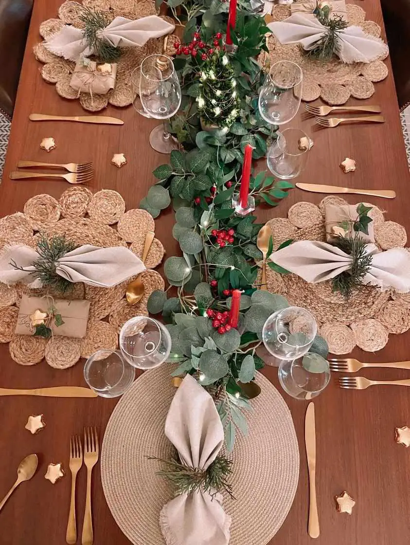 14 Napkin Folding Ideas That Will Complete Your Holiday Tablescape