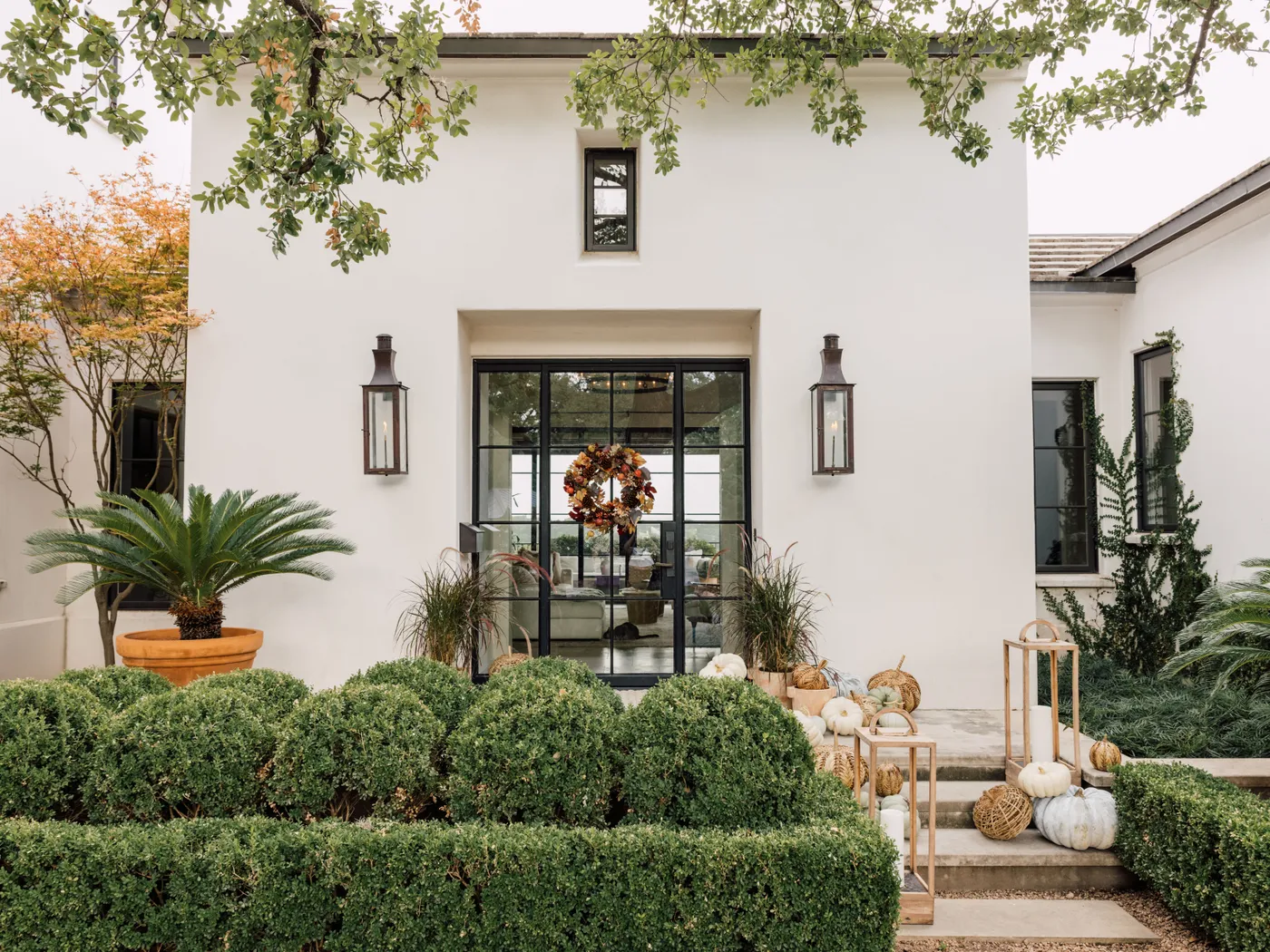 16 Stylish Front Door Decor Ideas for Every Season | Architectural Digest | Architectural Digest