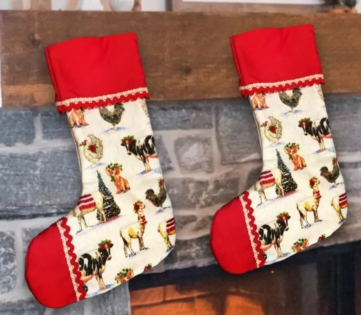 20+ Creative Ways To Decorate A Christmas Stocking
