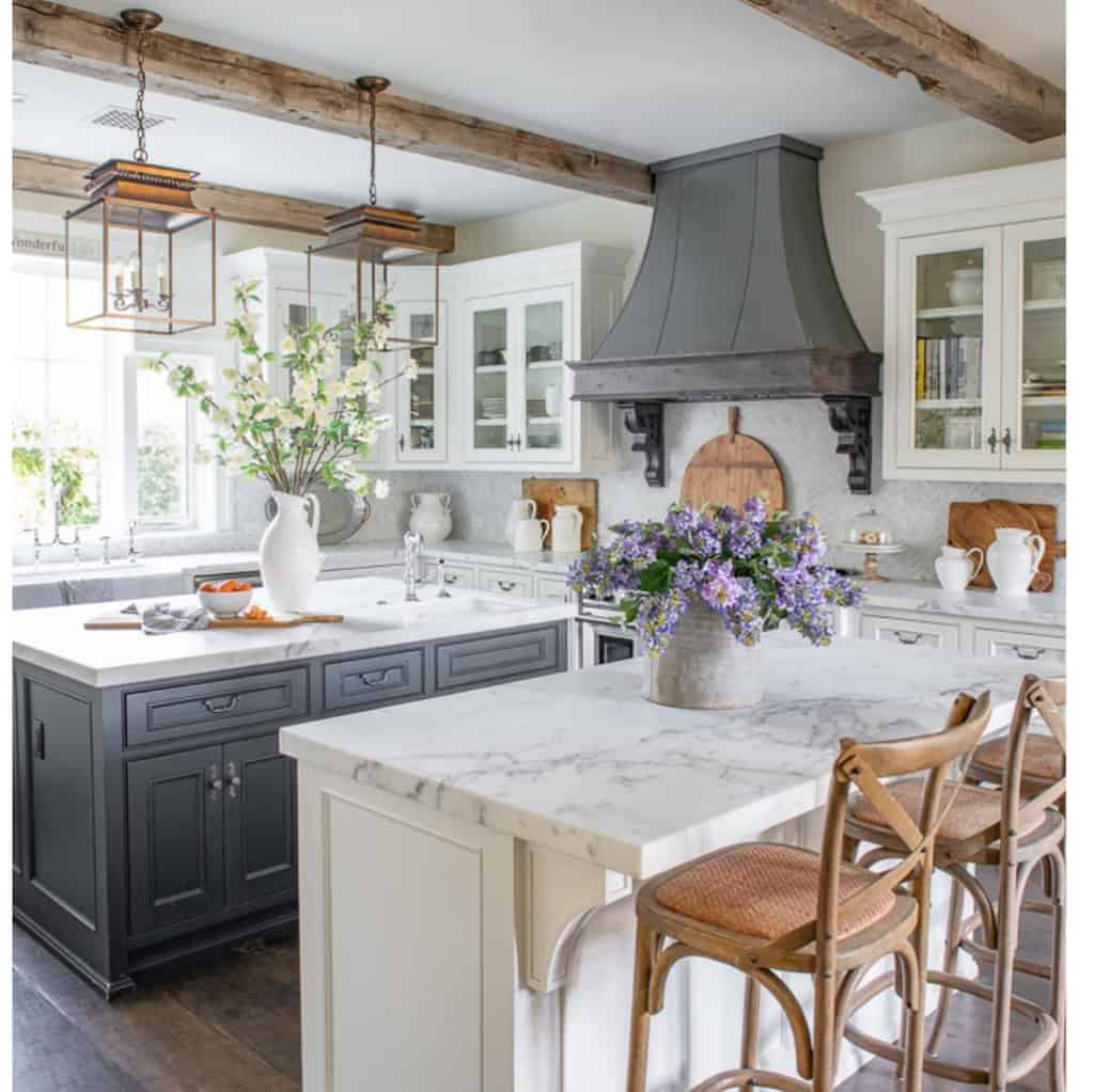 21 Best French Country Kitchen Designs to Mesmerize any Guest –  Inspirations at Your Fingertips