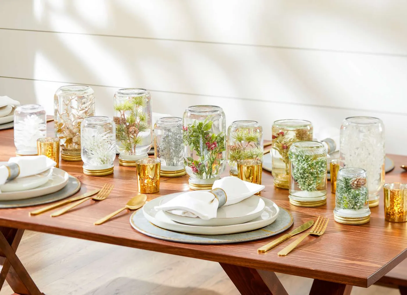 27 Christmas Mason Jar Crafts You Can Make Today