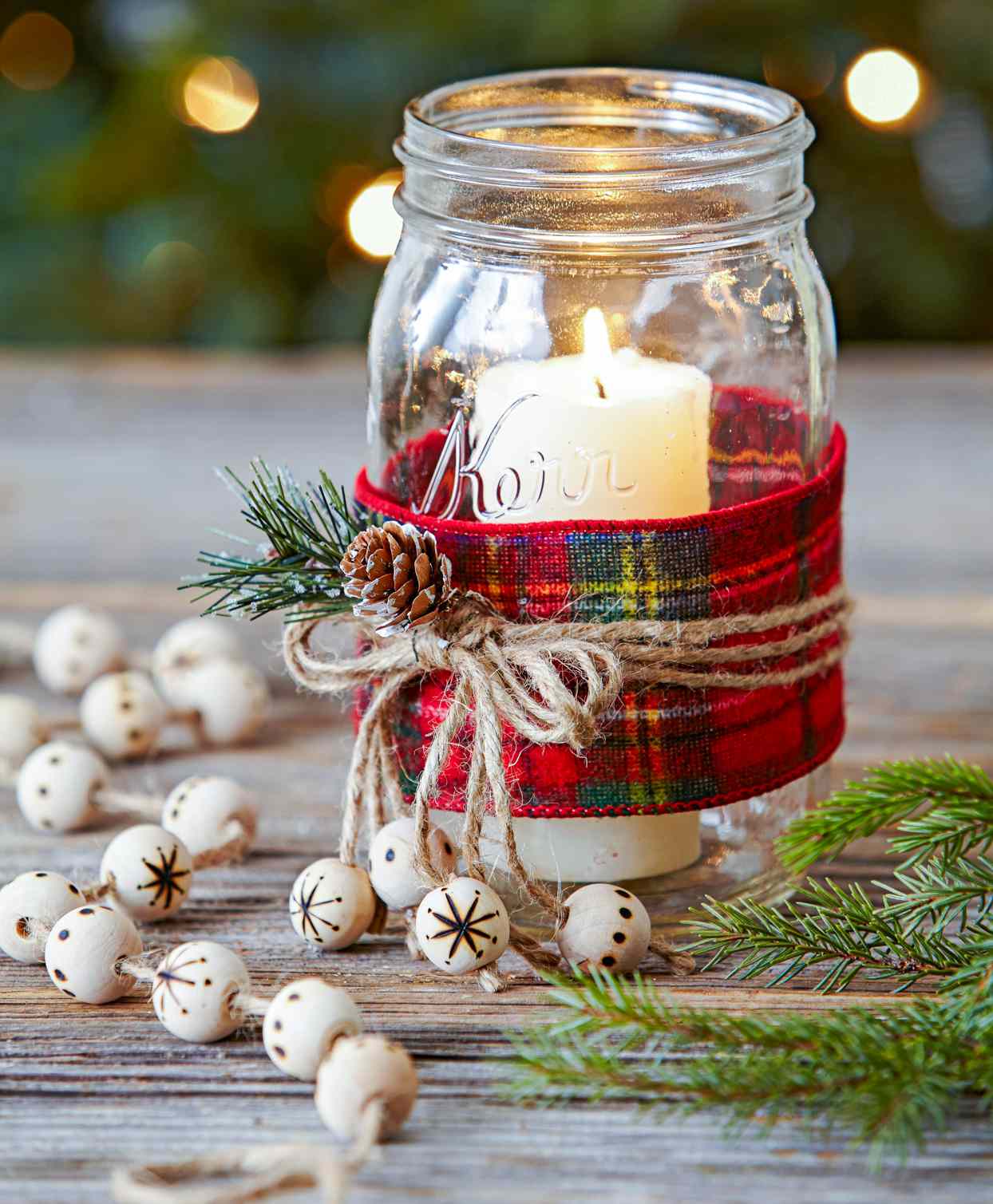 27 Christmas Mason Jar Crafts You Can Make Today