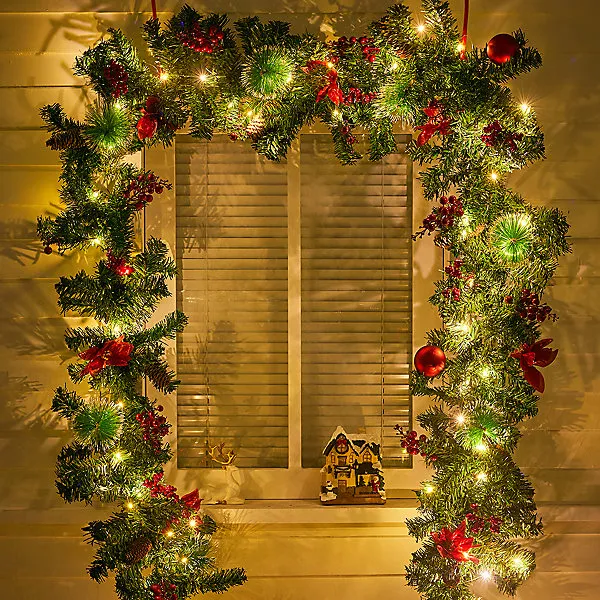 2.7m Artificial Red Berry Ball Christmas Garland Home Xmas Decor with LED Light String