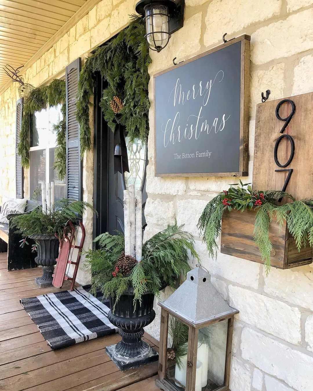 30 Christmas Porch Decor Ideas That Will Make Guests Stop Before They Even Knock