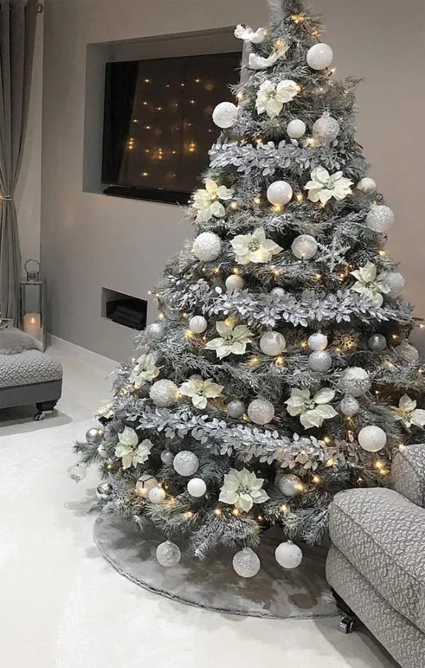 31 Pretty and Unique Christmas Tree Ideas Everyone Will Love