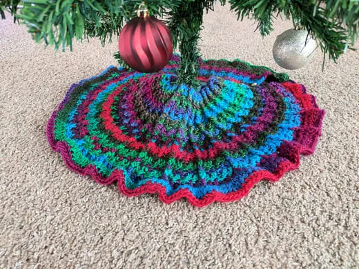 32 Crochet Christmas Tree Skirt Patterns - Crochet News