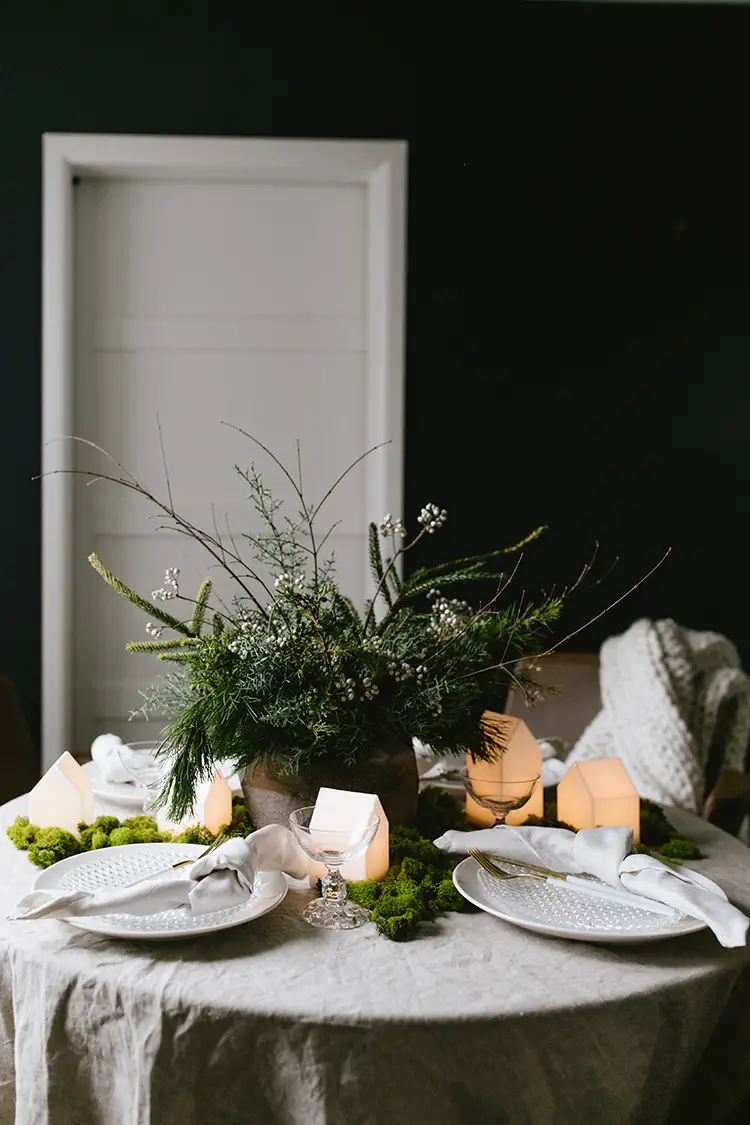 4 Christmas Table Centerpieces to Inspire Your Holiday Tablescape