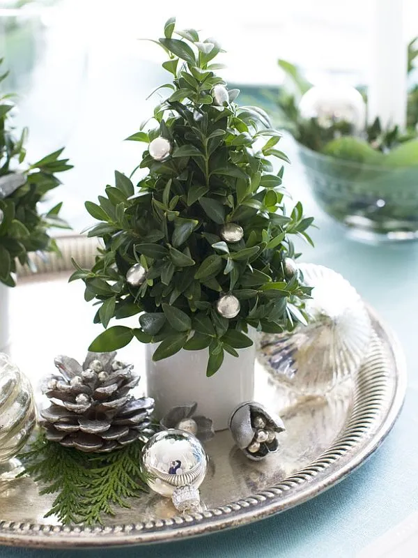 44 Flower Arrangements for Christmas
