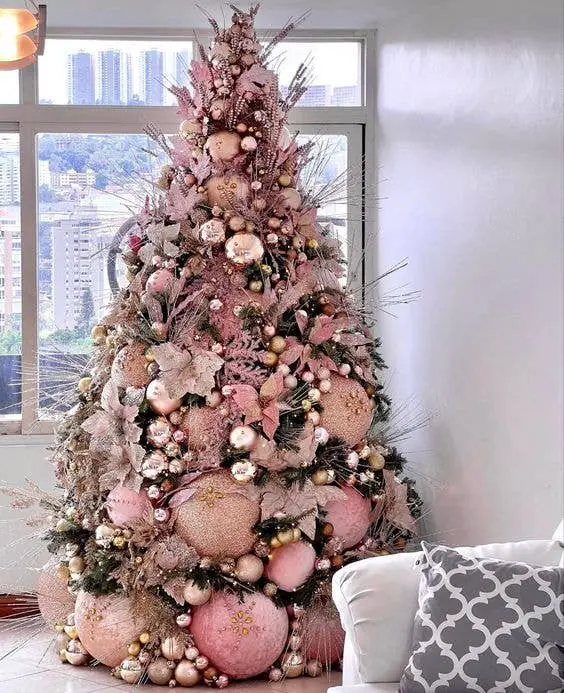 45+ Creative Christmas Tree Themes & Ideas for 2024 - Discover HubPages