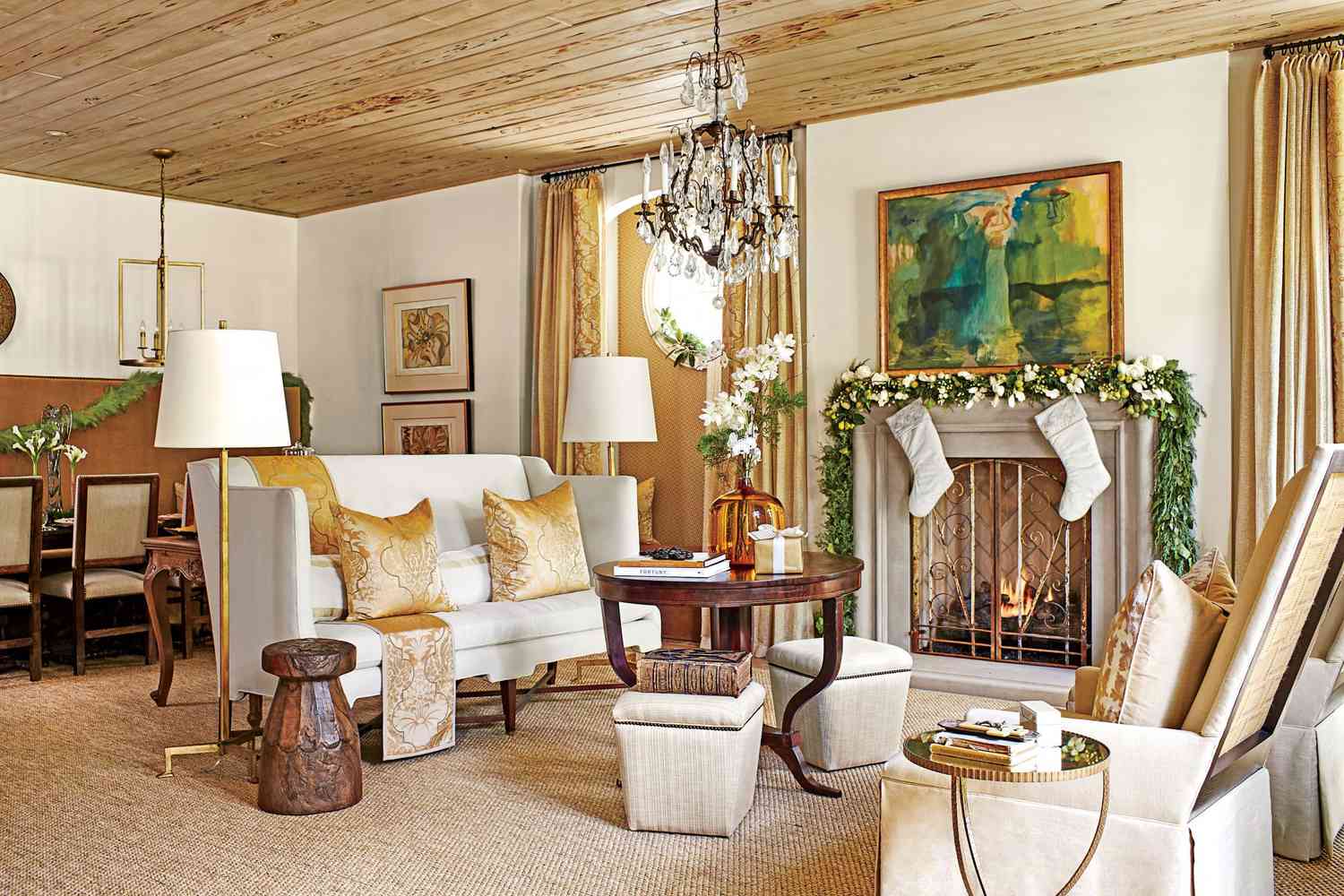 48 Best Living Room Christmas Decorating Ideas
