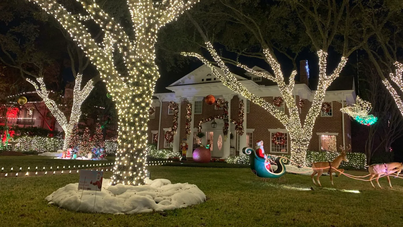 5 best Christmas light displays in Houston - Axios Houston