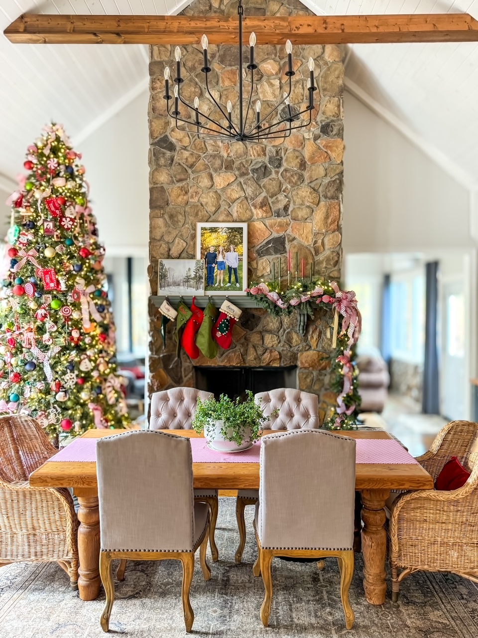 5 Holiday Mantel Decor Tips - Duke Manor Farm by Laura Janning