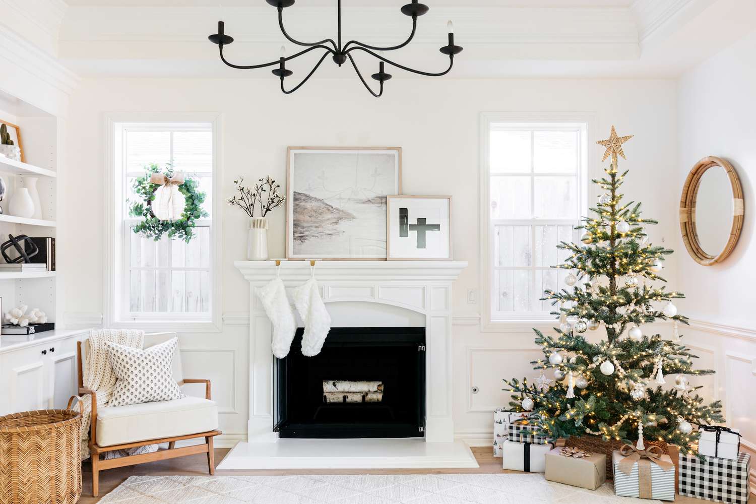 5 Minimalist Holiday Decorating Tips Designers Swear By Every Year