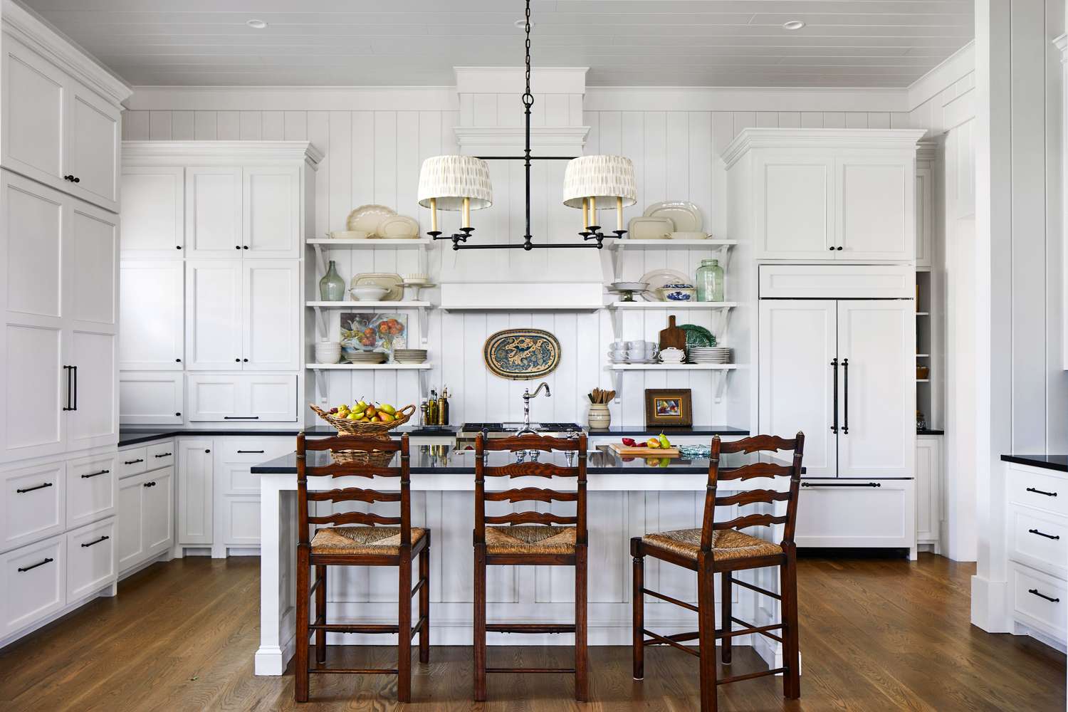 50 White Kitchen Ideas To Inspire Your Next Renovation