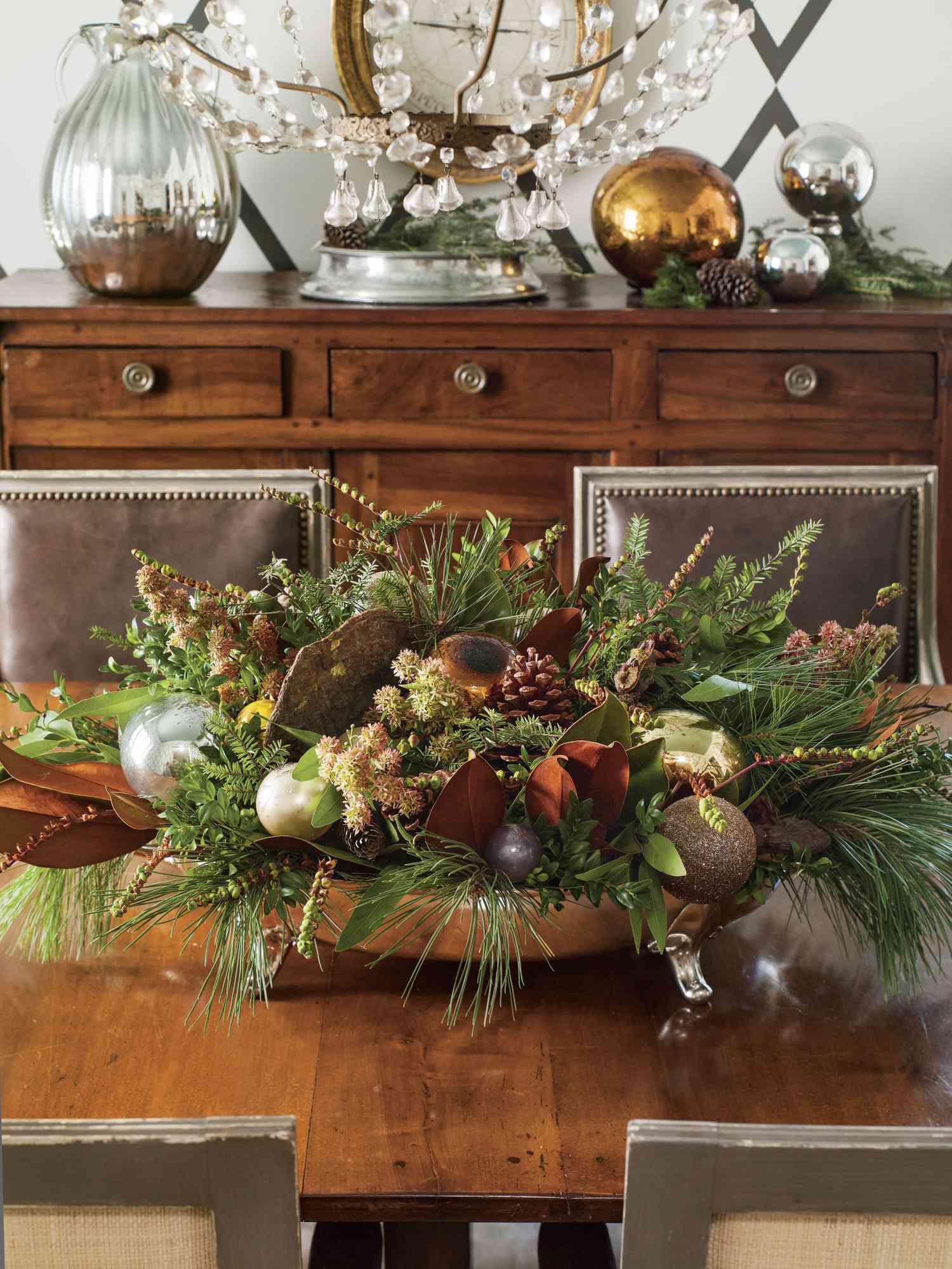 55 Christmas Centerpieces For Your Holiday Table