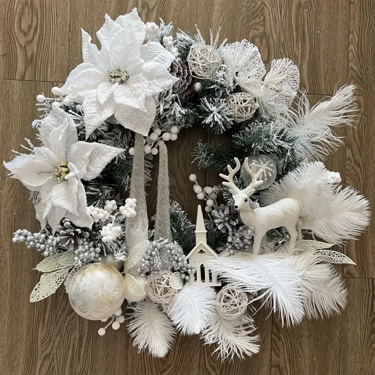56 DIY Christmas Wreath Ideas for Every Holiday Style Christmas wreath in  white