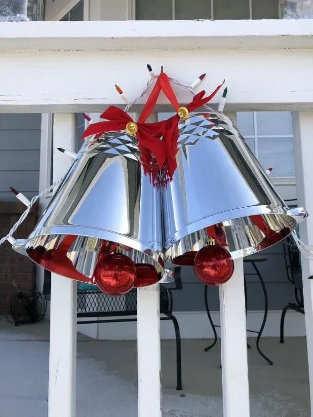 6 Amazing & Easy DIY Outdoor Christmas Decorations - Chas' Crazy Creations
