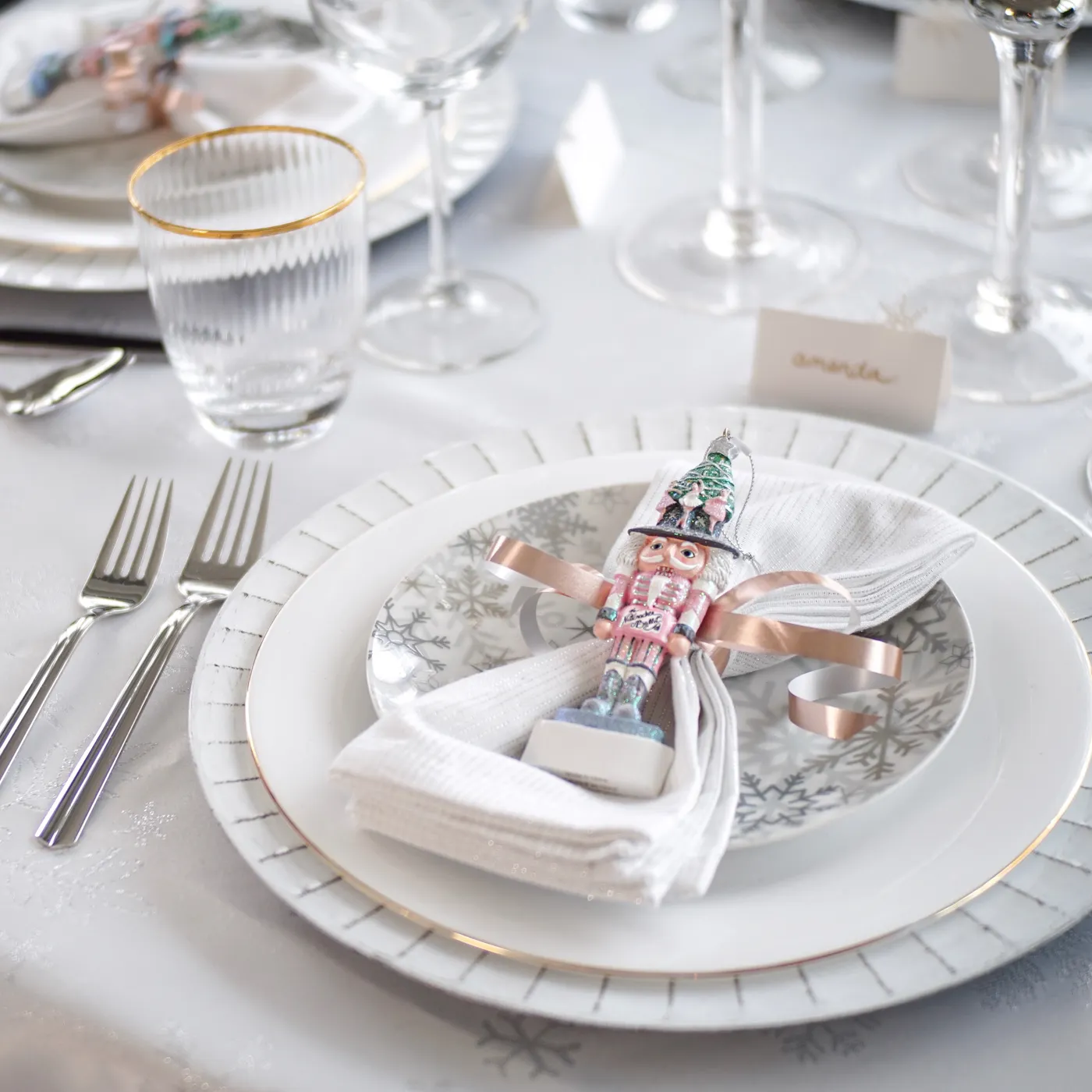 6 WAYS TO CREATE A FESTIVE AND BRIGHT TABLESCAPE THIS HOLIDAY SEASON – All  Style Life