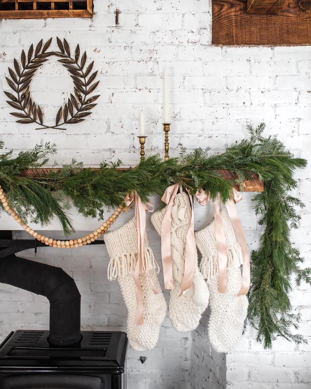 7 Holiday Mantel Decor Ideas Anyone Can Replicate | The Everygirl