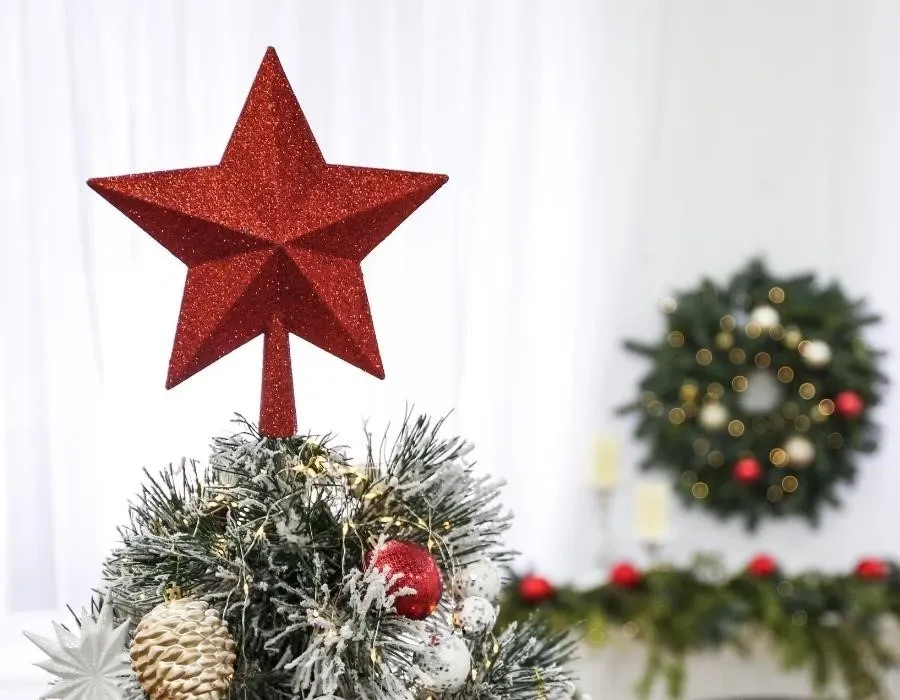 A Complete Guide to Christmas Tree Toppers - The Christmas Loft