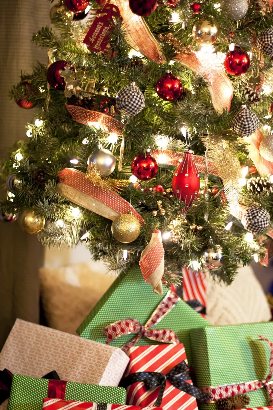 A Thrifty Hack & Step By Step Guide To Decorating A Scraggly Christmas Tree