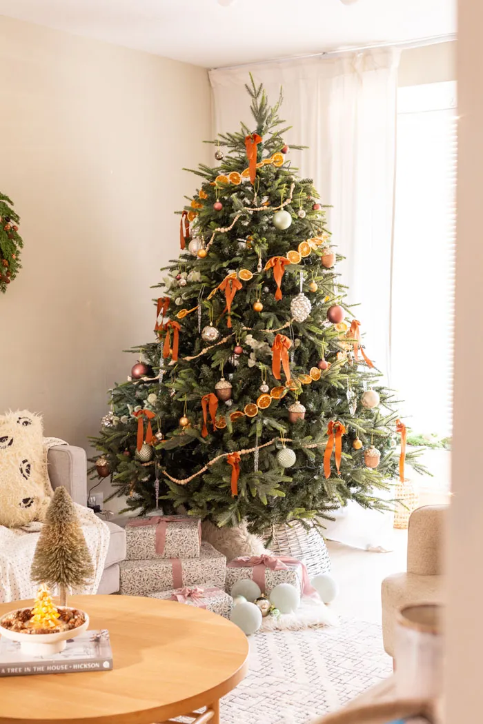 A Very Merry Christmas - Festive Trends 2023 | Fall For DIY