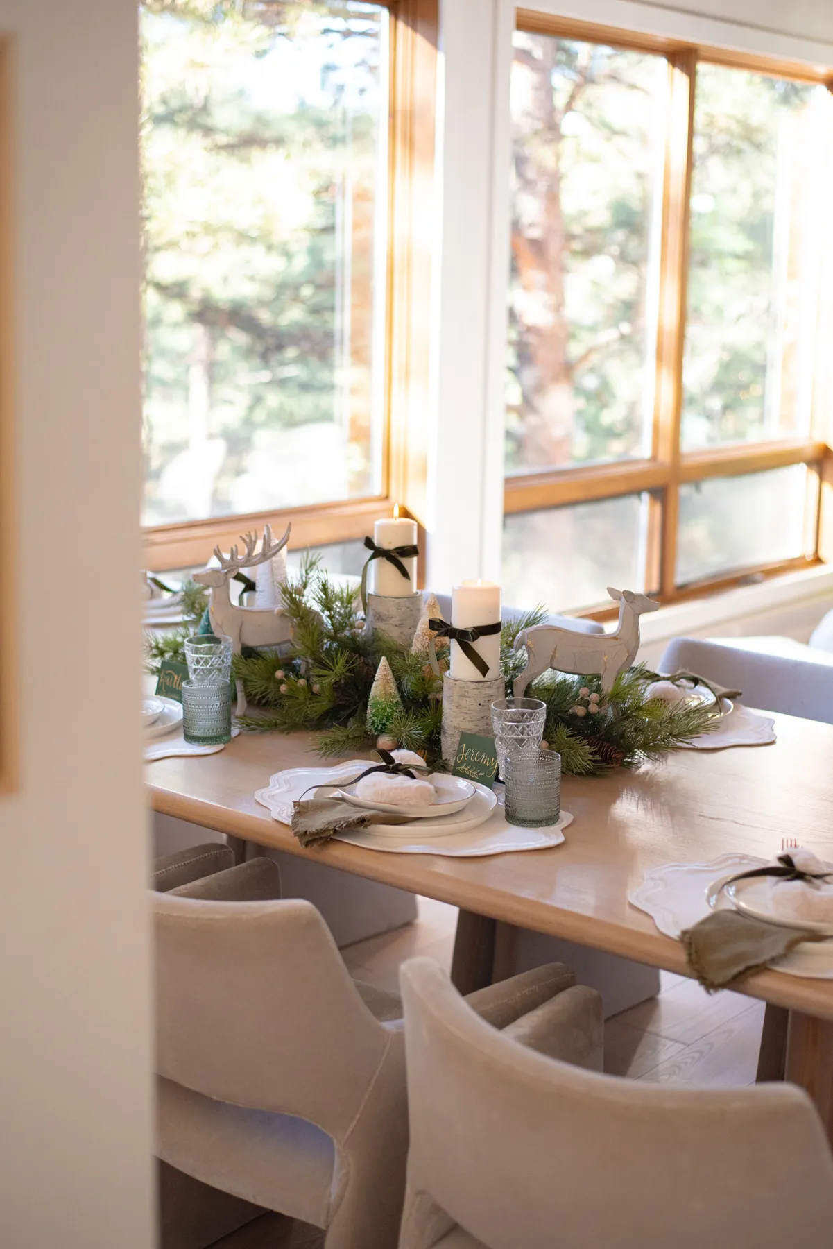 A Winter Wonderland Table Setting - The Every Hostess