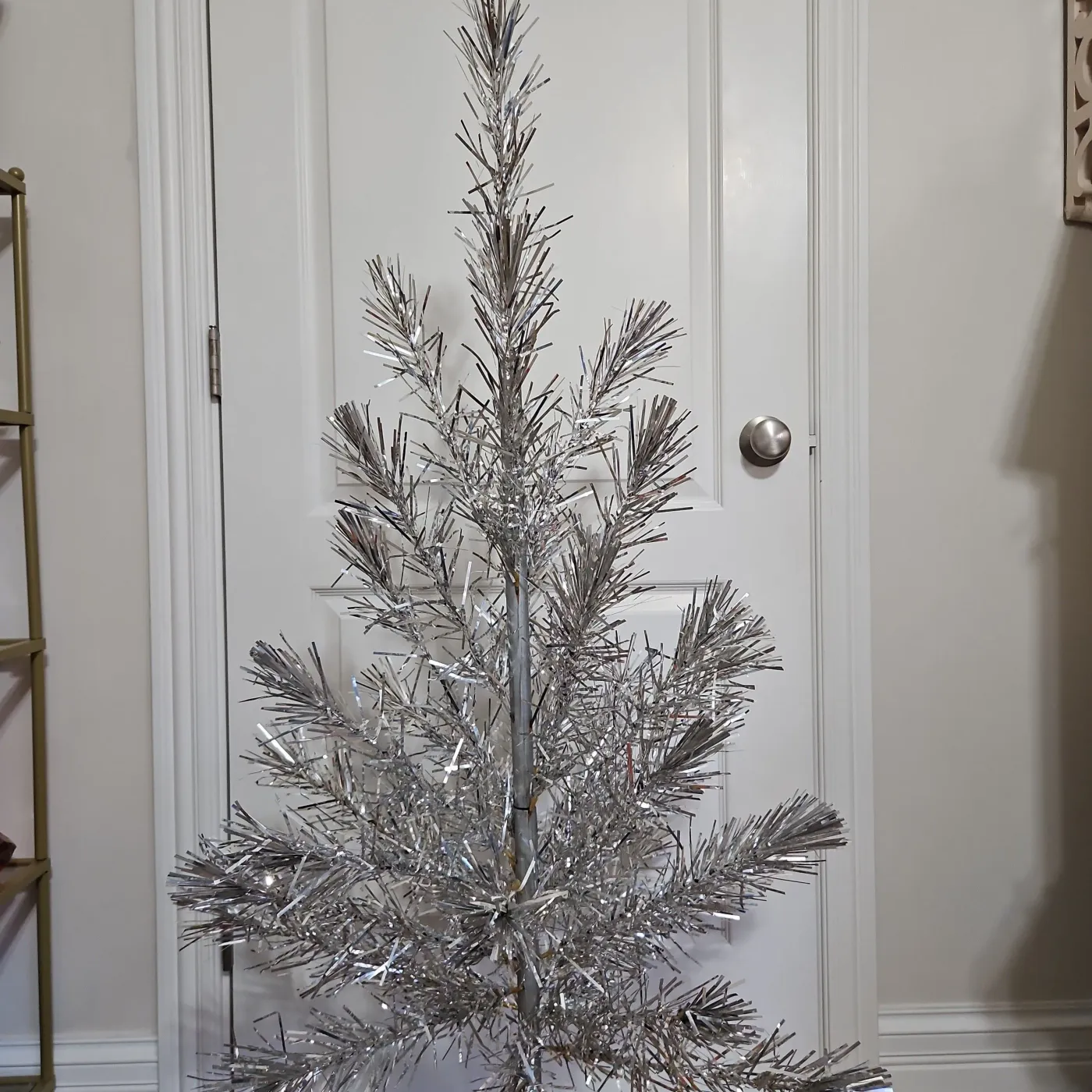 Aluminum Christmas tree 4 ft · Whatnot: Shop, Sell, Connect