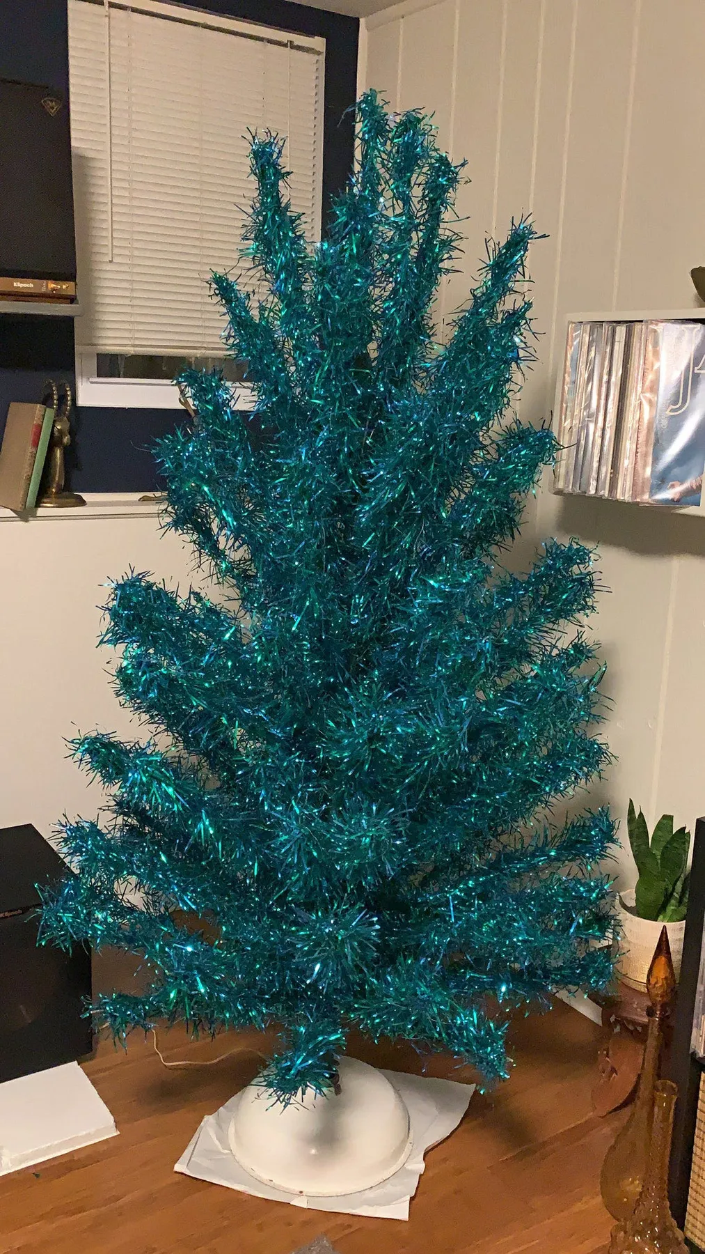 Aluminum Christmas Trees Are Yuletide Cool - Antique Trader