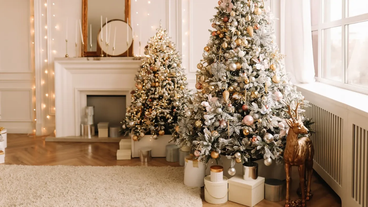 An Ingenious, Free Way to Store Holiday & Christmas Lights | Apartment  Therapy