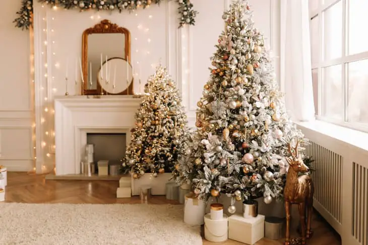 An Ingenious, Free Way to Store Holiday & Christmas Lights | Apartment Therapy